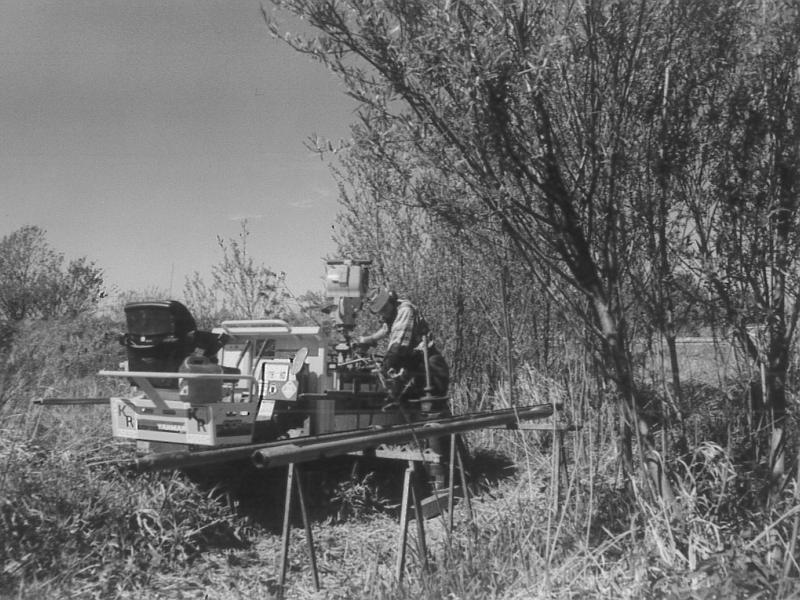 Kleinrammbohrung mit Raupentransporter